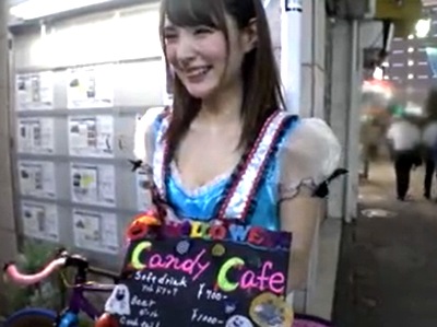 池袋のコスプレカフェで働いてる美少女GET→バイトのあとにホテルに連れ込んでハメ撮りOK
