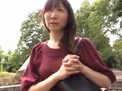 「ぁああ！イッチャぅう！」バックから激ピストンで狂ったようにイキ続ける素人妻